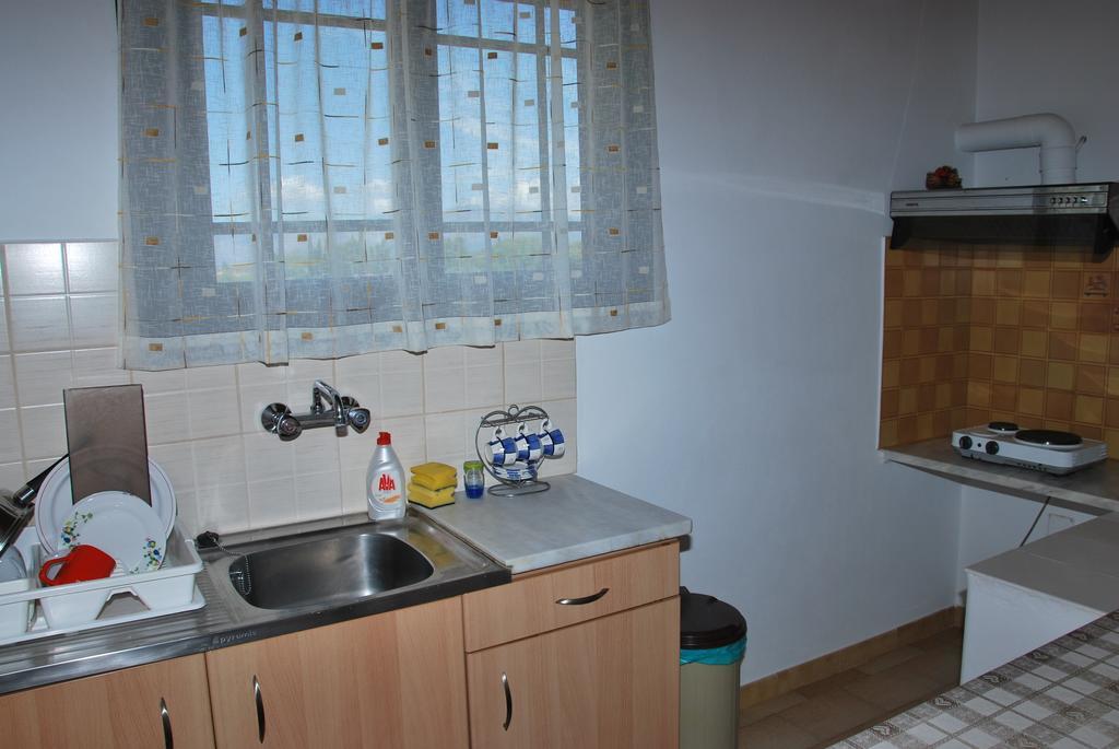 Niriton Pension Nydri  Chambre photo