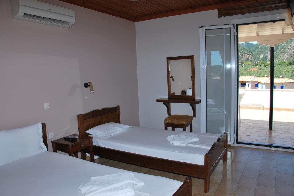 Niriton Pension Nydri  Chambre photo