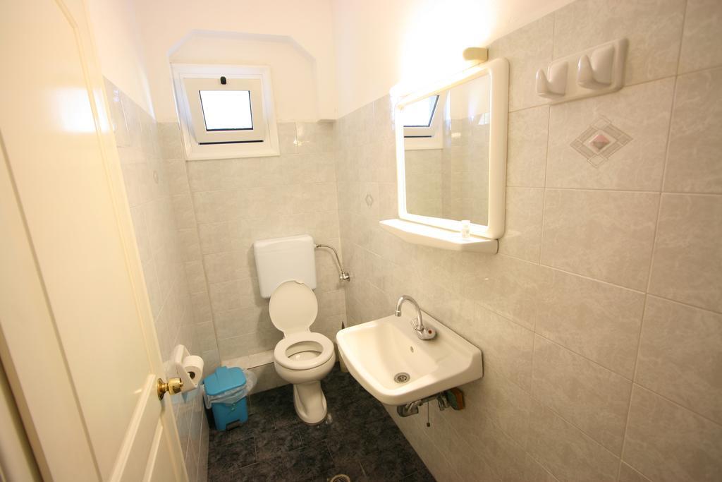 Niriton Pension Nydri  Extérieur photo
