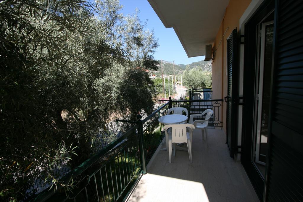 Niriton Pension Nydri  Extérieur photo