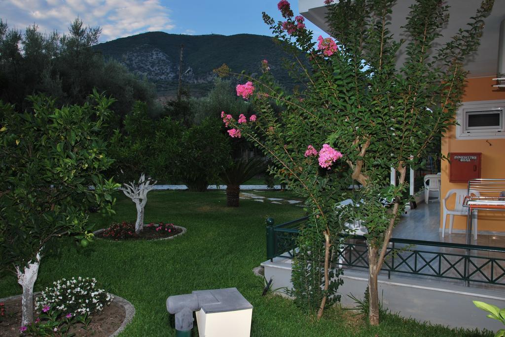 Niriton Pension Nydri  Extérieur photo