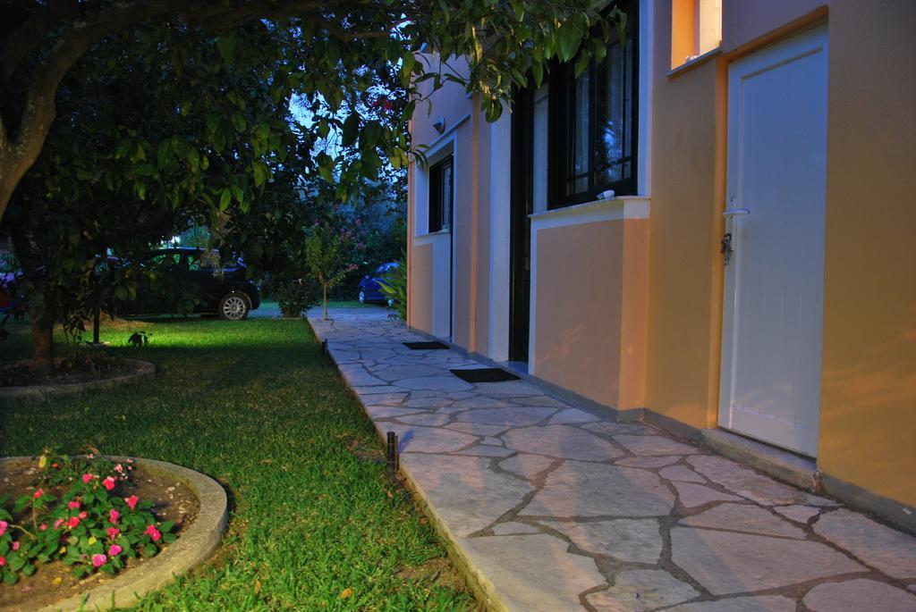 Niriton Pension Nydri  Extérieur photo